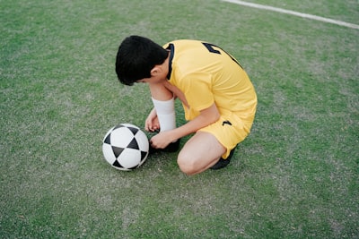 كم تبلغ جائزة بطل الدوري الإنجليزي 2023؟