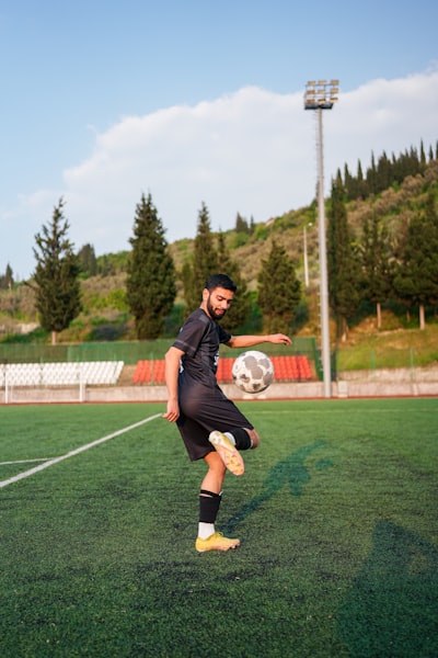 المواهب الجزائرية في كرة القدم في اوروباإشعاع لا ينضب