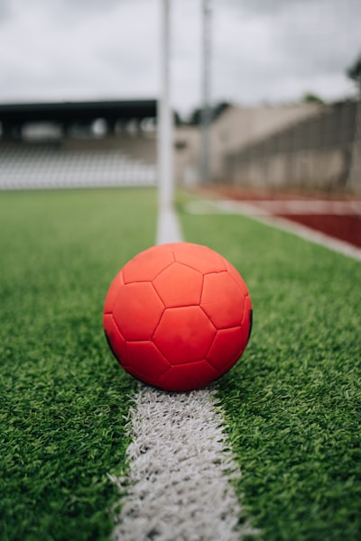 اليمن يحتفل بتتويج منتخب الناشئين بكأس غرب آسيا بعد الفوز على السعودية